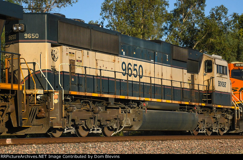 BNSF 9650